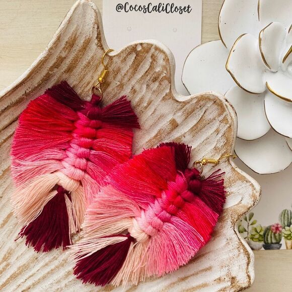 Boho Pink Ombre Macrame Tassel Leaf Drop Earrings NWT - Picture 2 of 6